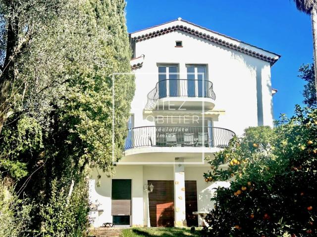 Maison 6 pièces 215 m²