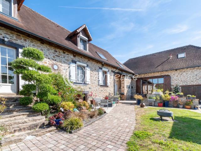 Maison 6 pièces 215 m²