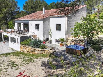 Maison 6 pièces 215 m²