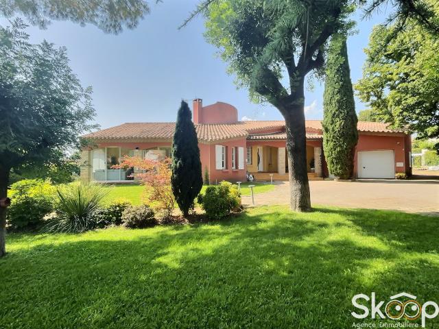Maison 6 pièces 215 m²