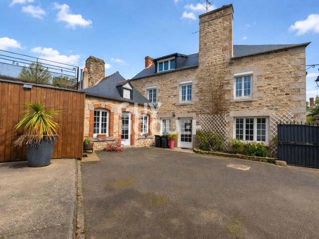 Maison 6 pièces 215 m²