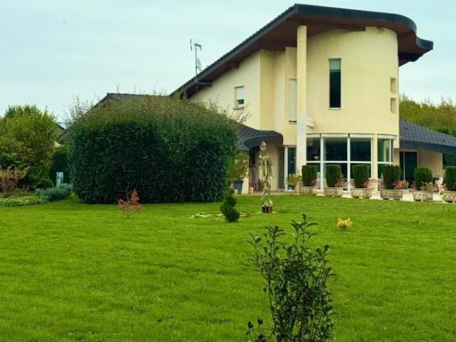 Maison 6 pièces 215 m²