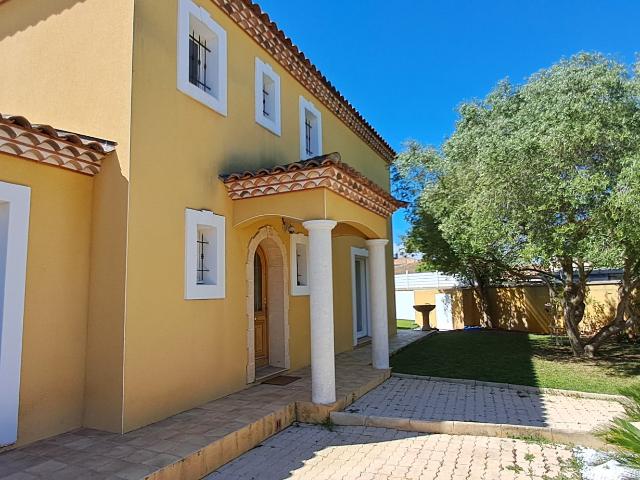 Maison 6 pièces 215 m²