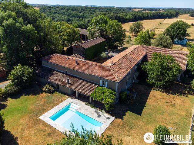 Maison 6 pièces 215 m²