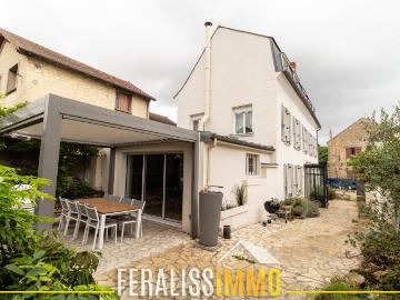 Maison 6 pièces 216 m²