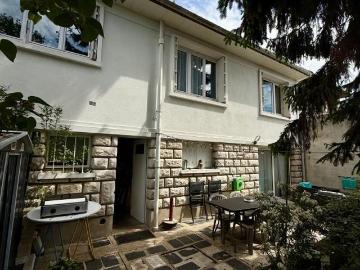 Maison 6 pièces 216 m²