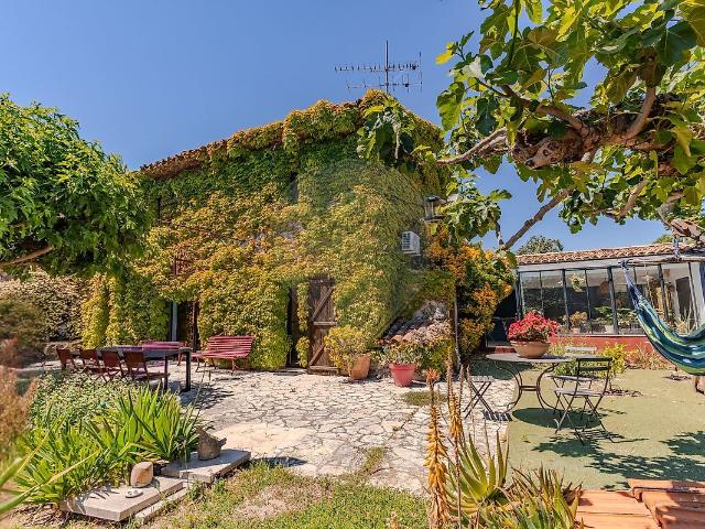 Maison 6 pièces 216 m²