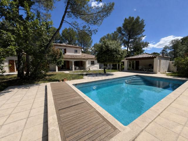 Maison 6 pièces 216 m²