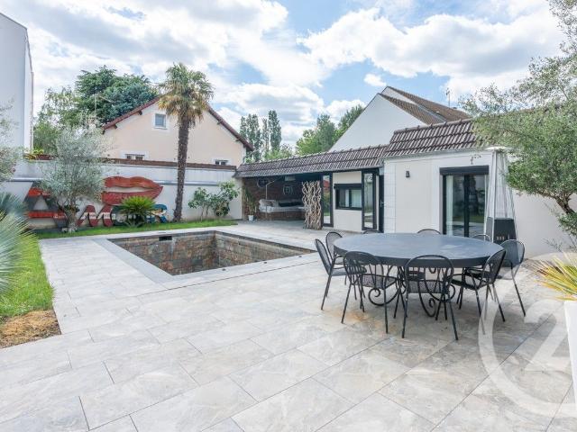 Maison 6 pièces 217 m²