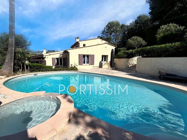 Maison 6 pièces 217 m²