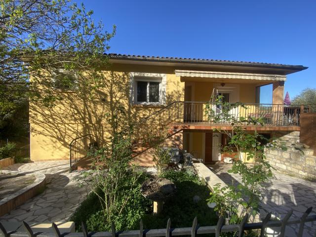 Maison 6 pièces 217 m²