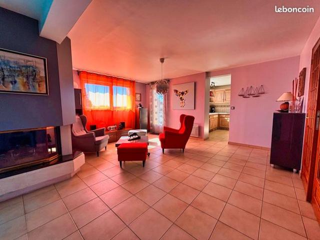 Maison 6 pièces 217 m²