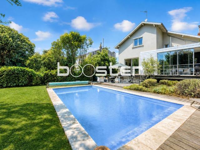 Maison 6 pièces 217 m²