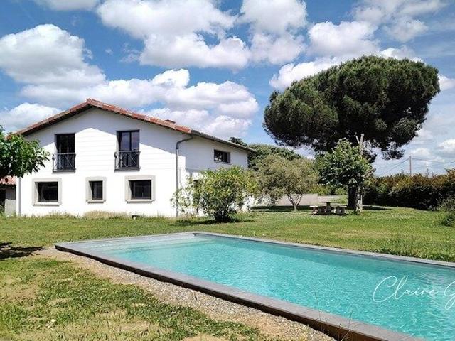 Maison 6 pièces 217 m²
