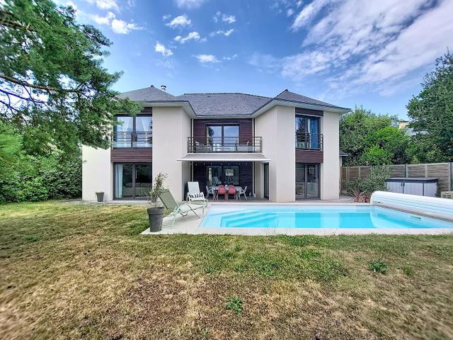 Maison 6 pièces 217 m²