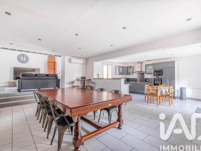Maison 6 pièces 217 m²
