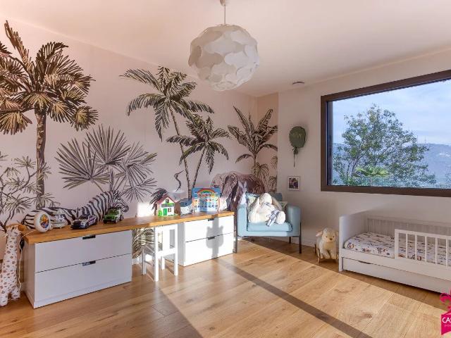 Maison 6 pièces, 217 m² à louer à Chambéry 73000