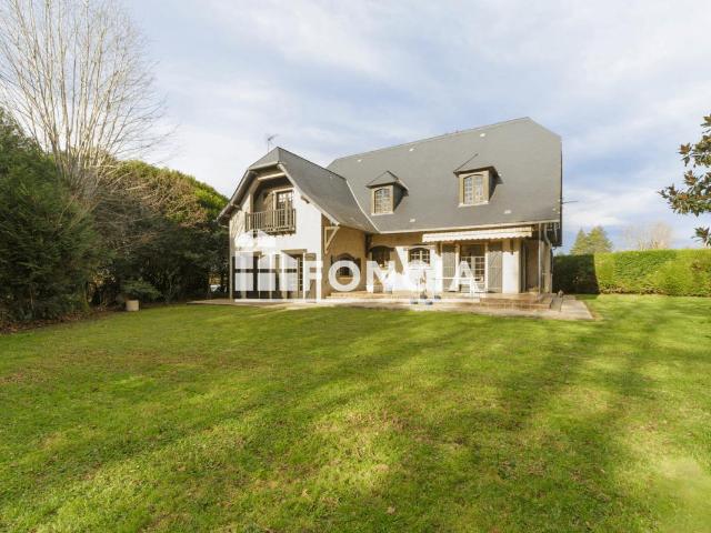 Maison 6 pièces 218 m²