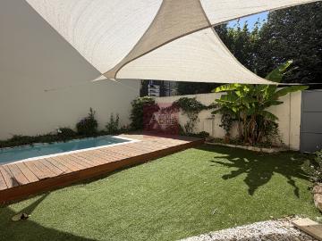 Maison 6 pièces 218 m²