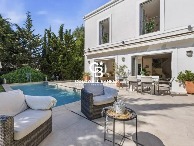Maison 6 pièces 219 m²