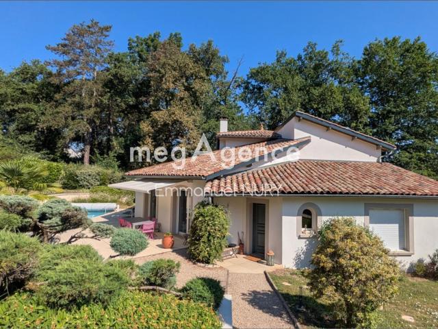 Maison 6 pièces 219 m²