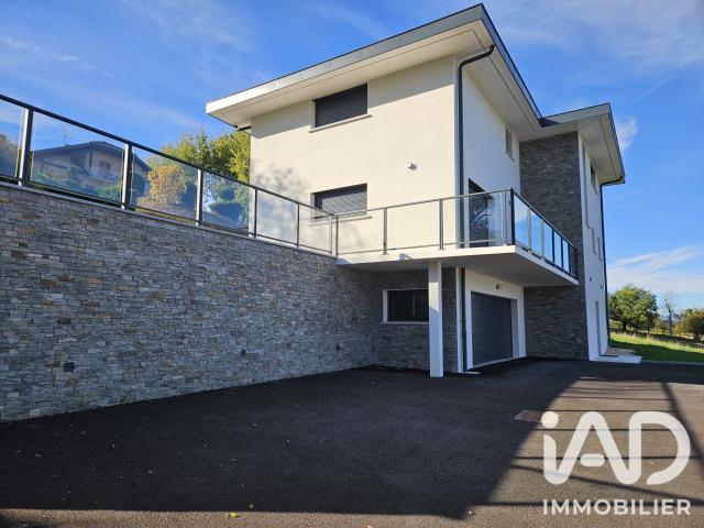 Maison 6 pièces 210 m²