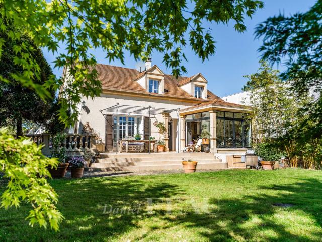 Maison 6 pièces 210 m²