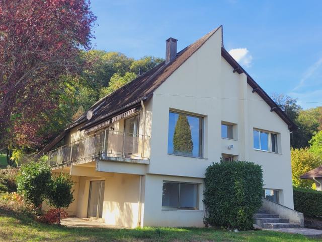 Maison 6 pièces 210 m²