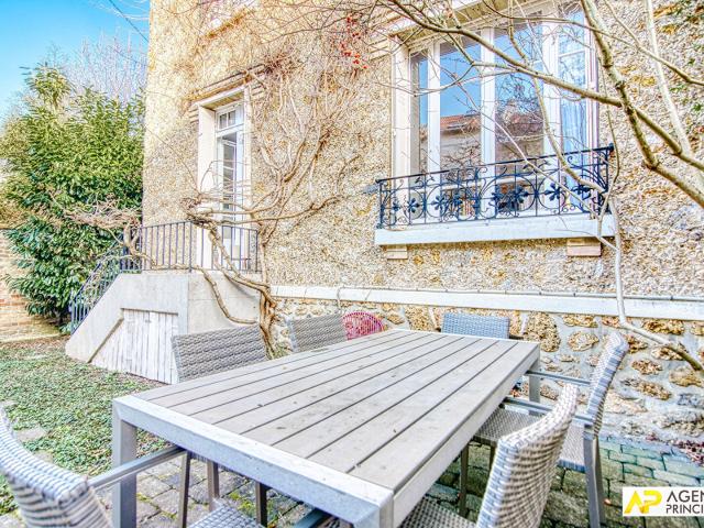Maison 6 pièces 210 m²