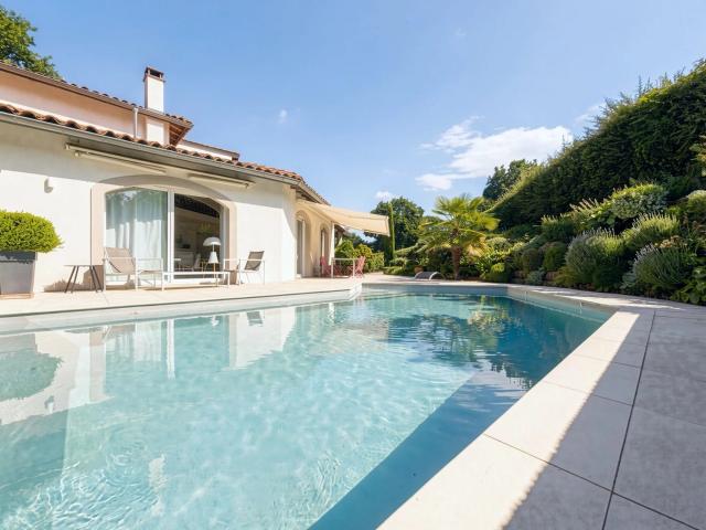 Maison 6 pièces 210 m²