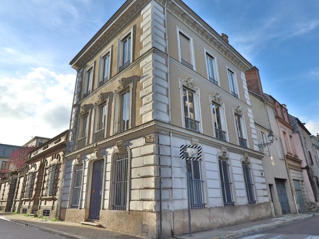 Maison 6 pièces 210 m²