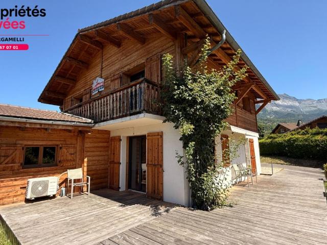 Maison 6 pièces 210 m²