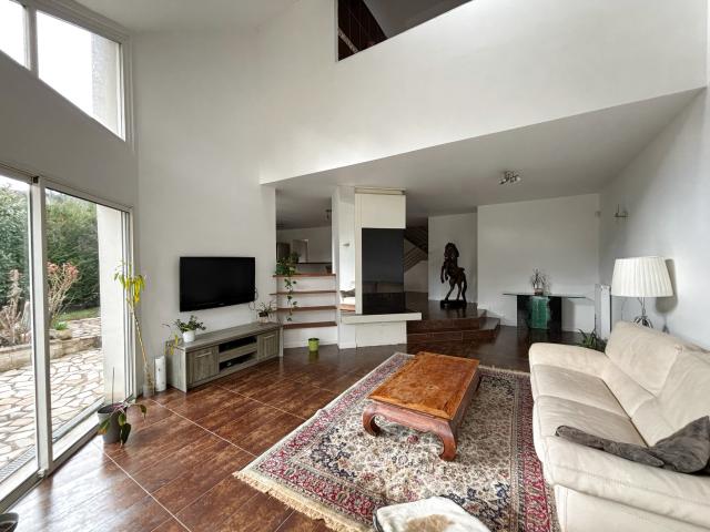 Maison 6 pièces 210 m²