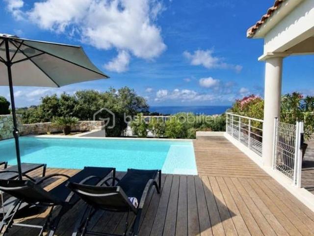 Maison 6 pièces 210 m²