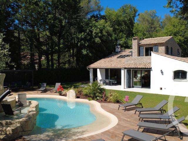 Maison 6 pièces 210 m²