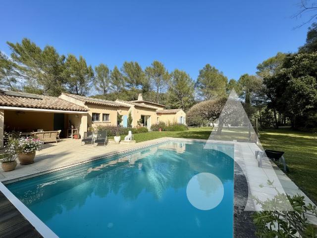 Maison 6 pièces 210 m²