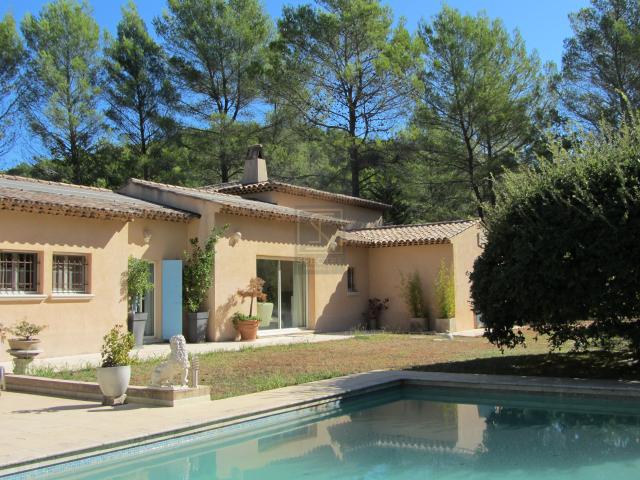 Maison 6 pièces 210 m²