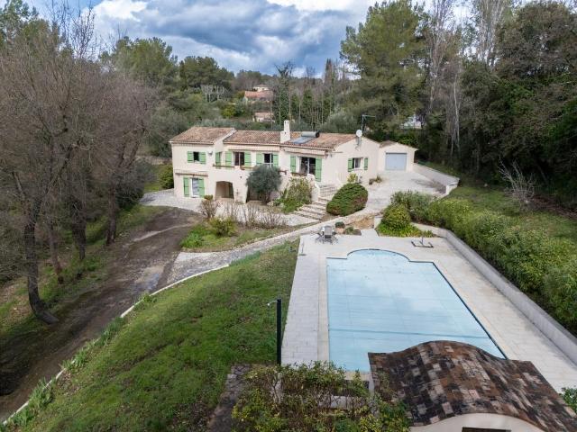 Maison 6 pièces 210 m²