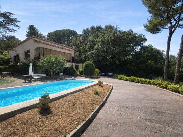 Maison 6 pièces 210 m²