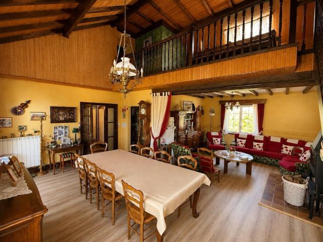 Maison 6 pièces 210 m²