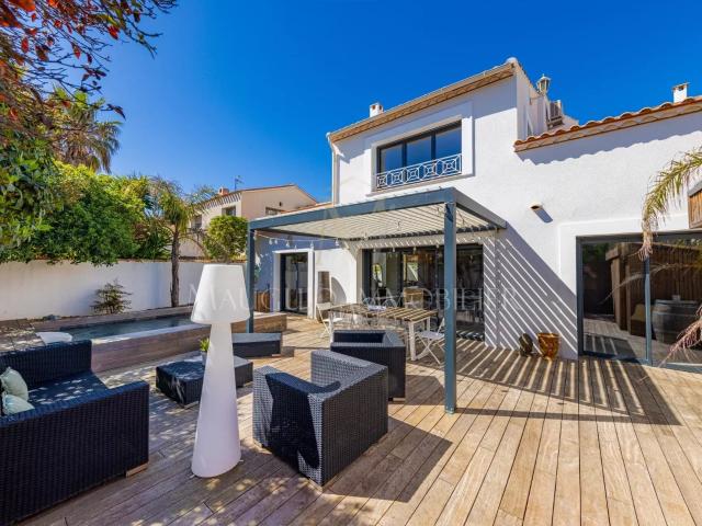 Maison 6 pièces 210 m²