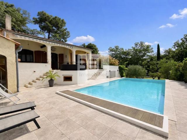 Maison 6 pièces 210 m²