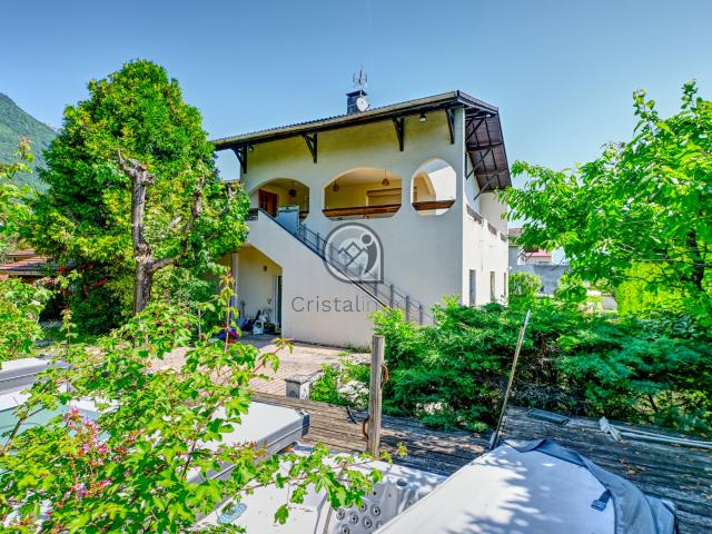 Maison 6 pièces 210 m²