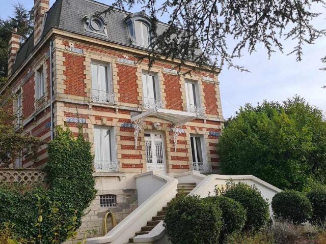 Maison 6 pièces 210 m²