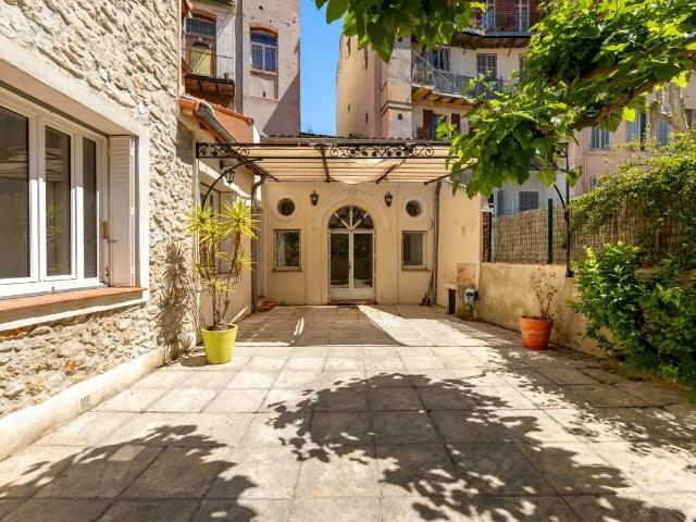 Maison 6 pièces 210 m²