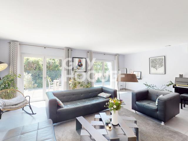 Maison 6 pièces 210 m²