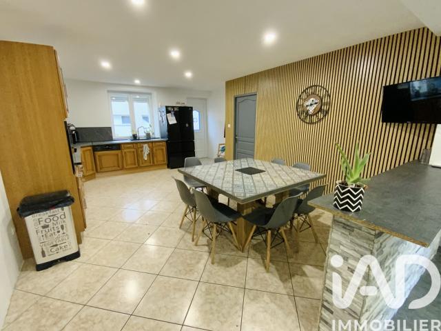 Maison 6 pièces 211 m²