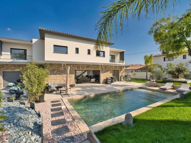 Maison 6 pièces 212 m²
