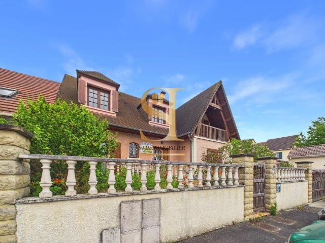 Maison 6 pièces 212 m²