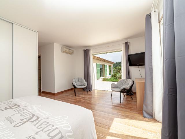 Maison 6 pièces, 212 m² à louer à Nice 06200